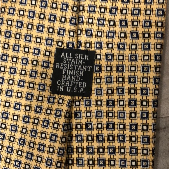 Gold tie - Picture 3 of 5